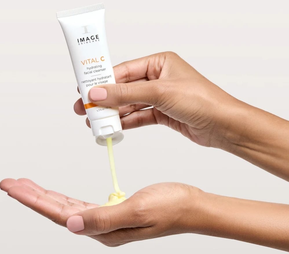 Discovery-size VITAL C hydrating facial cleanser